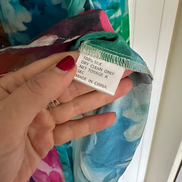 Yumi Kim 100% Silk Flower Print Button Down Blouse Sz Small - Picture 6 of 6